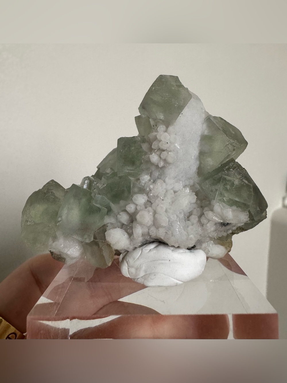 Candle quartz with green fluorite from Inner Mongolia of China